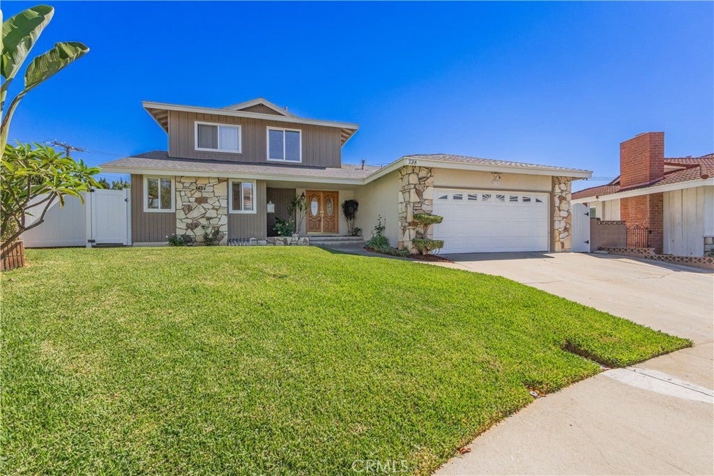 738 De Palma Way