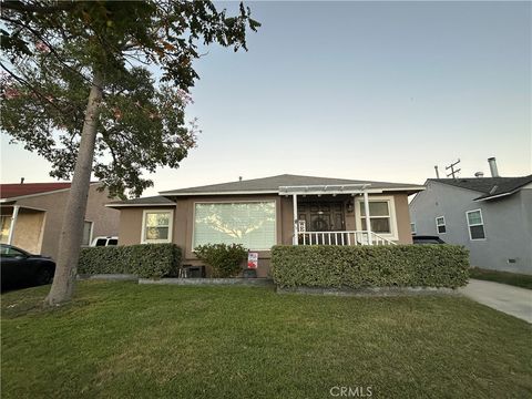 4528 Hackett Lakewood CA 90713