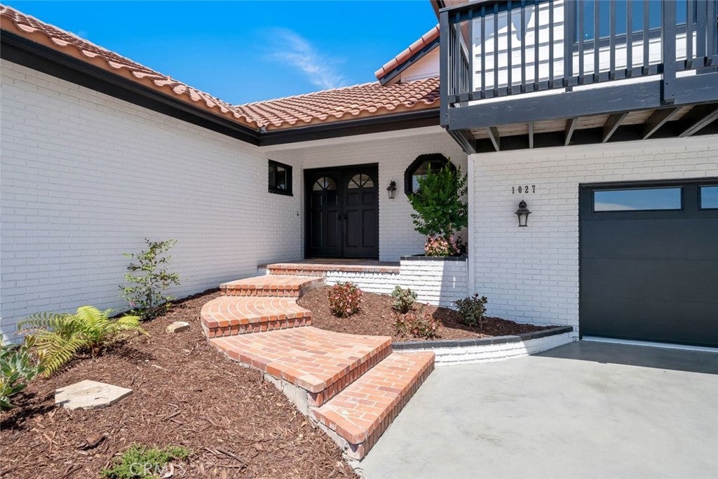 1027 Acorn Drive