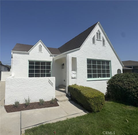 Photo of 6306 Alviso AVE, Hyde Park, CA 90043 (MLS # SR26132151)