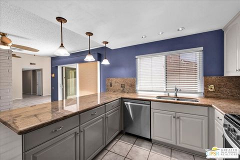 Tiny photo for 2262 S Linden Way #E, Palm Springs, CA 92264 (MLS # 26731923PS)