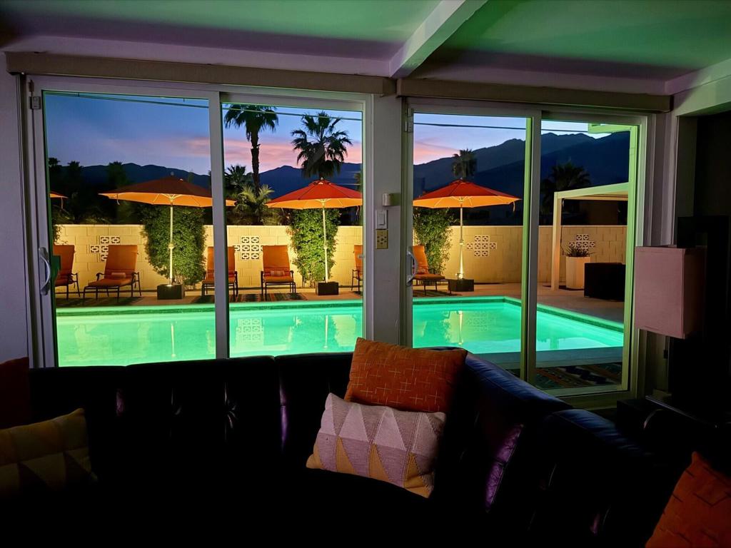 821 S Avenida Evelita