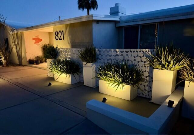 821 S Avenida Evelita