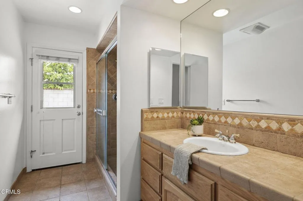 Oxnard, California 93030, United States, 3 Bedrooms Bedrooms, ,3 BathroomsBathrooms,Residential,Contingent,166484