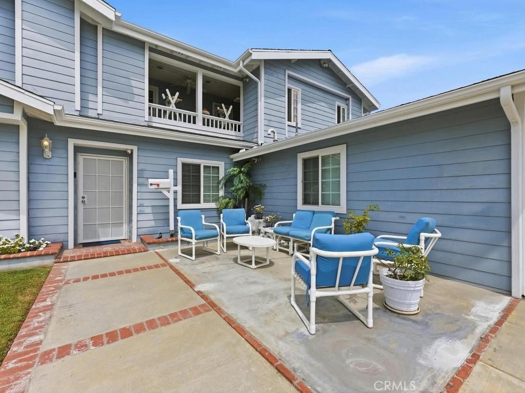 6261 Vanguard Avenue