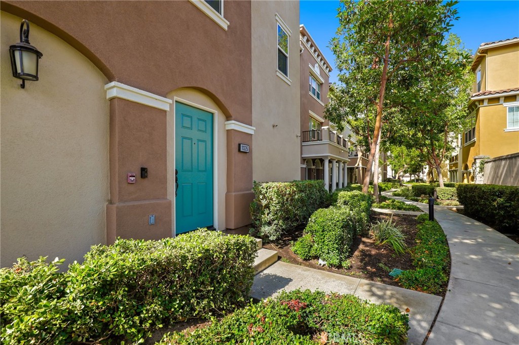 Welcome to this stunning 3-story end unit located in the highly sought-after Palazzo at the Renaissance community. Perfectly situated minutes from trendy restaurants, shopping and major freeways, this home offers both convenience and style. Go inside to discover an open-concept living space with high ceilings and designer finishes throughout. The thoughtfully designed floor plan includes spacious bedrooms, a gourmet kitchen featuring stainless steel appliances, granite countertops, separate laundry room, an oversized garage with plenty of storage, and a private balcony ideal for relaxing or entertaining. Enjoy resort-style amenities including beautifully landscaped grounds, community pool, spa, and more. Don't miss this opportunity to own in Orange County and experience the best of all it has to offer!