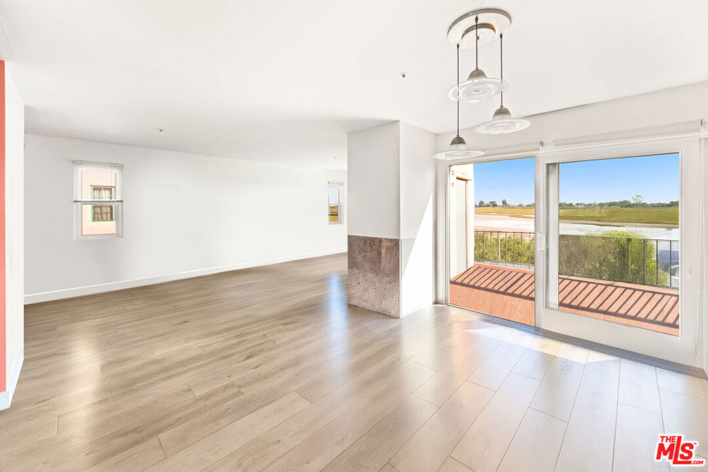 4297 Carpinteria Ave 8