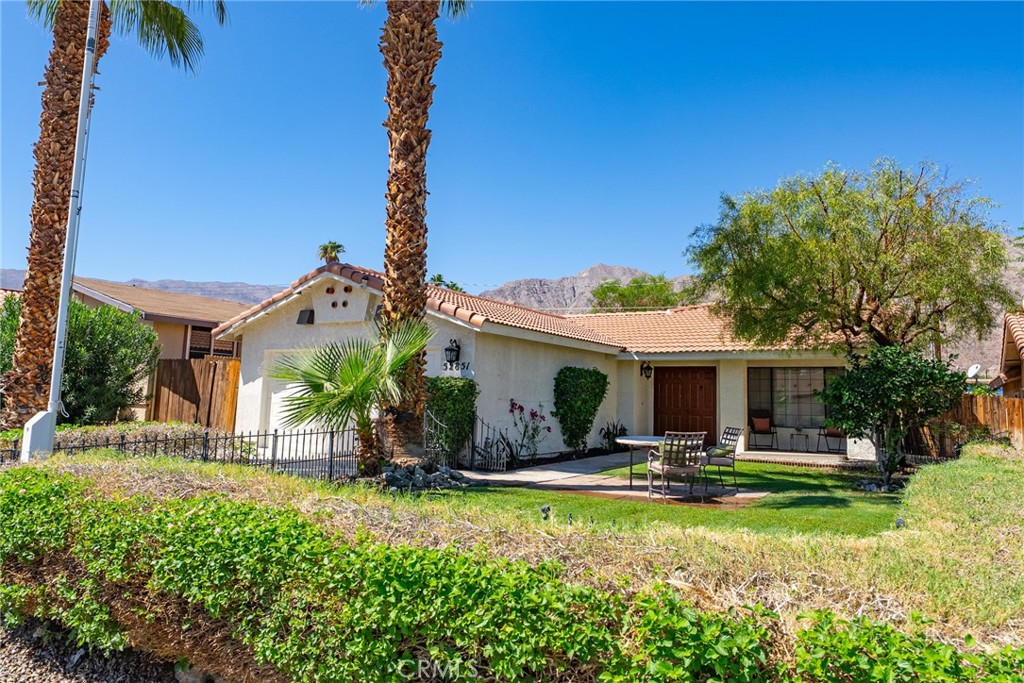 La Quinta Cove* - Residential