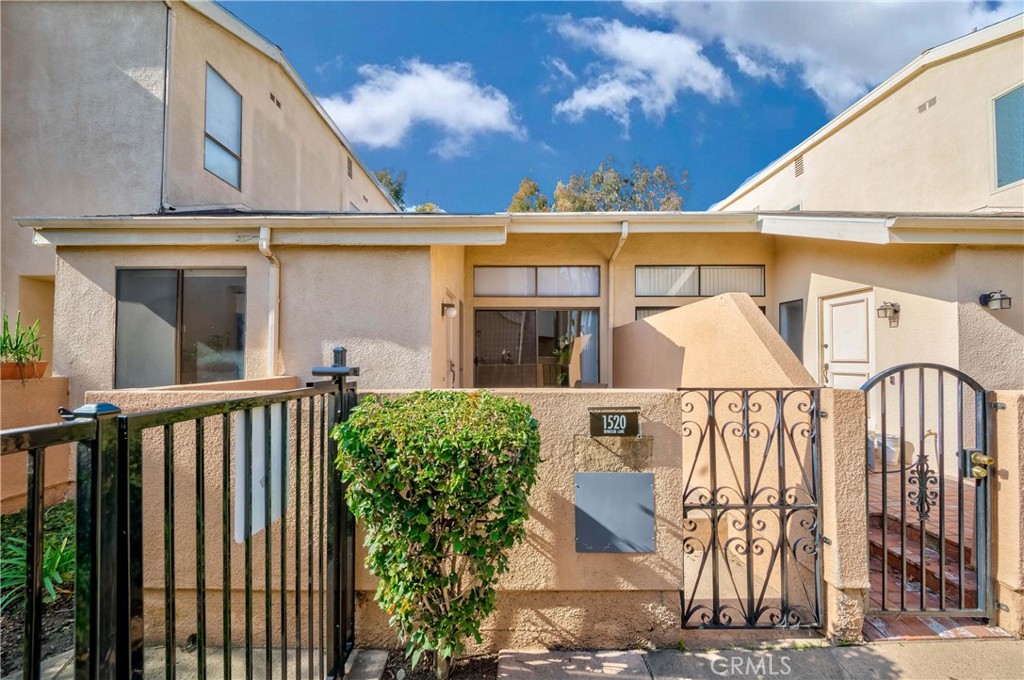 1520 Windsor Lane 190