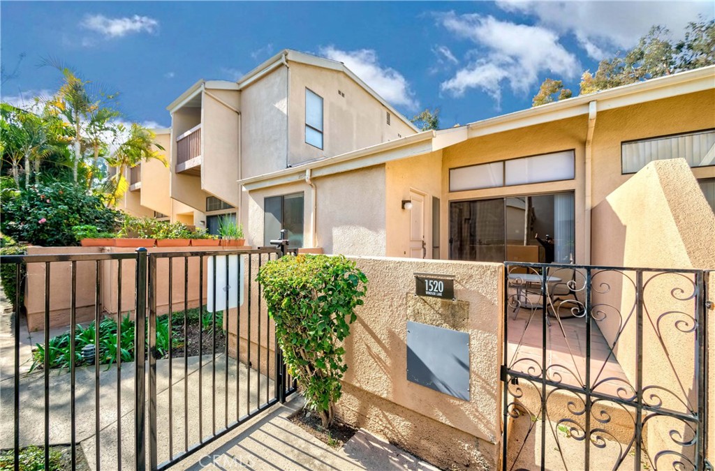 1520 Windsor Lane 190