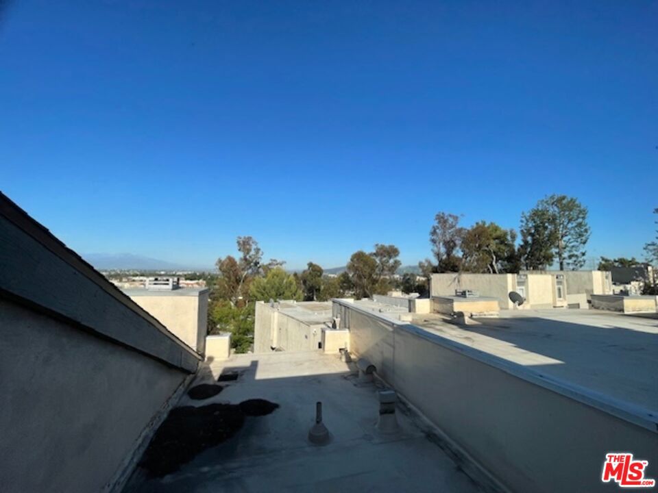 1728 Mountain Terrace Lane