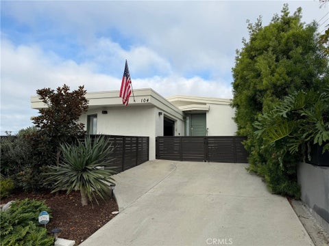 Photo of 104 Avenida Barcelona, San Clemente, CA 92672 (MLS # OC26195525)
