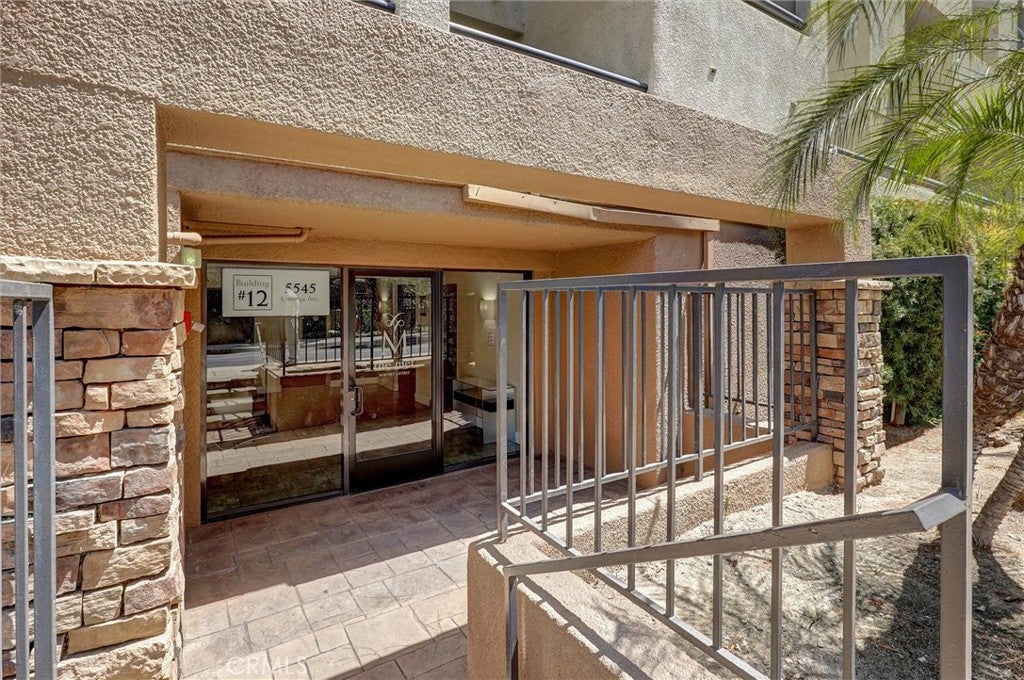 5545 Canoga Avenue 220