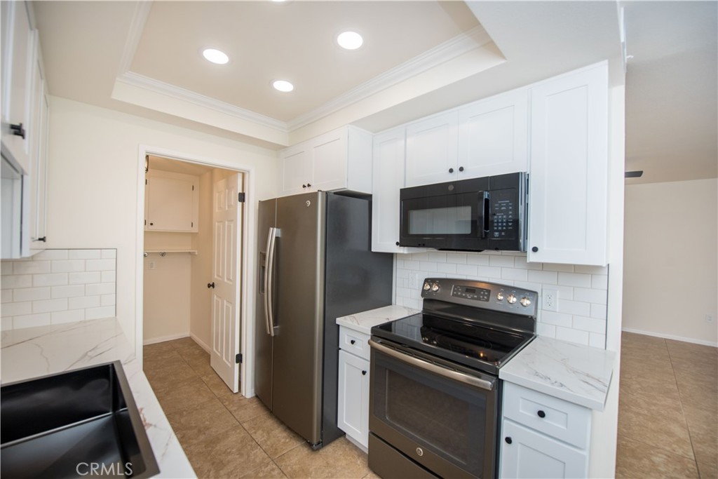 811 Pillar Point Way