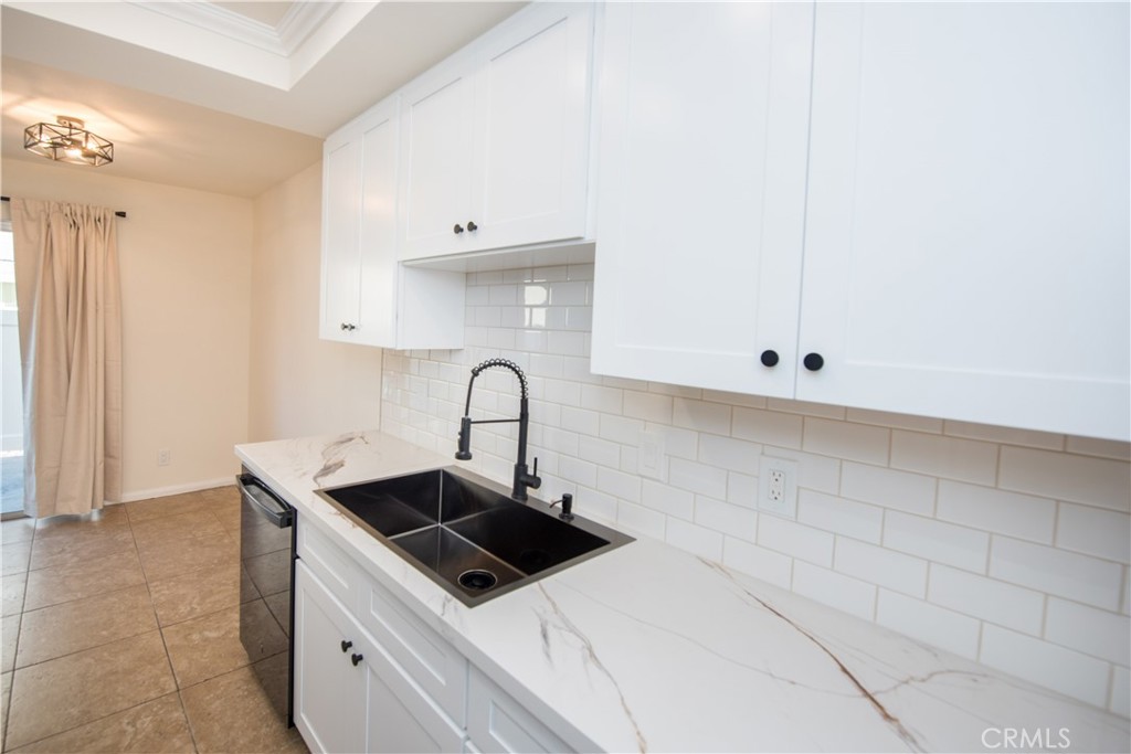 811 Pillar Point Way