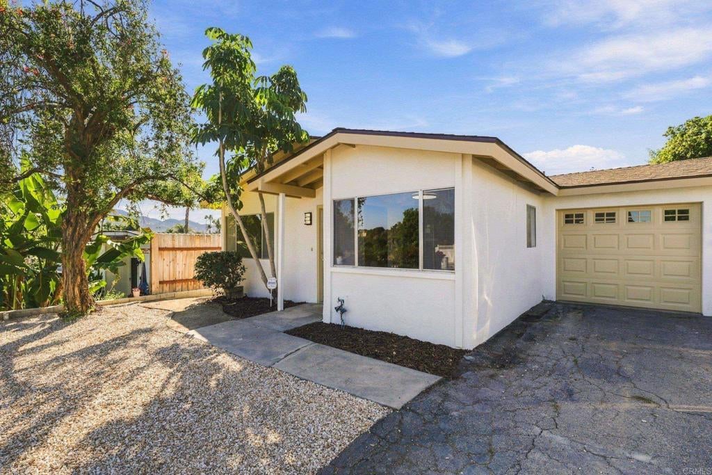 841 Arcadia Avenue