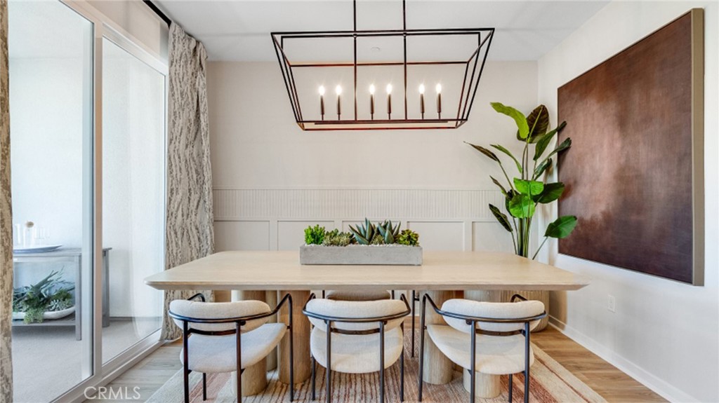 2857 E Amberley Privado