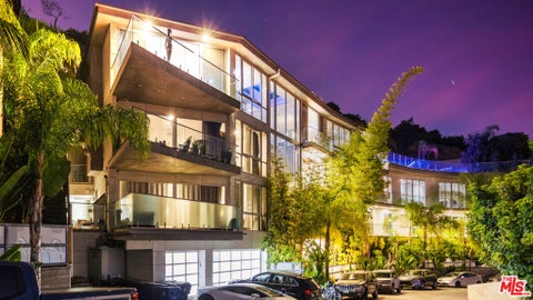 Photo of 6425 Weidlake Drive, Los Angeles, CA 90068 (MLS # 26986425)
