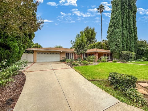 Photo of 17508 Marilla Street, Northridge, CA 91325 (MLS # SR26224364)