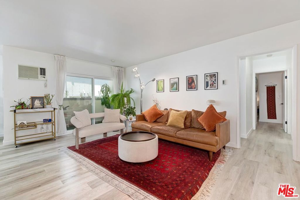 5376 Fairview Boulevard 102