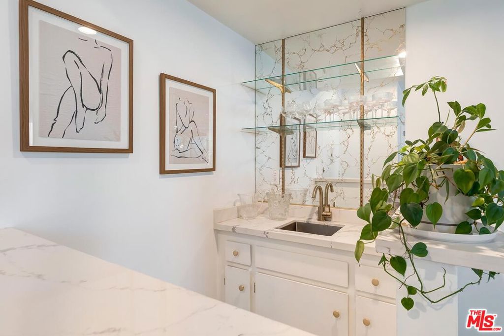 5376 Fairview Boulevard 102