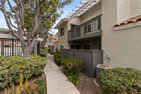 Photo of 262 Lemon Grove Grv, Irvine, CA 92618 (MLS # OC26048950)