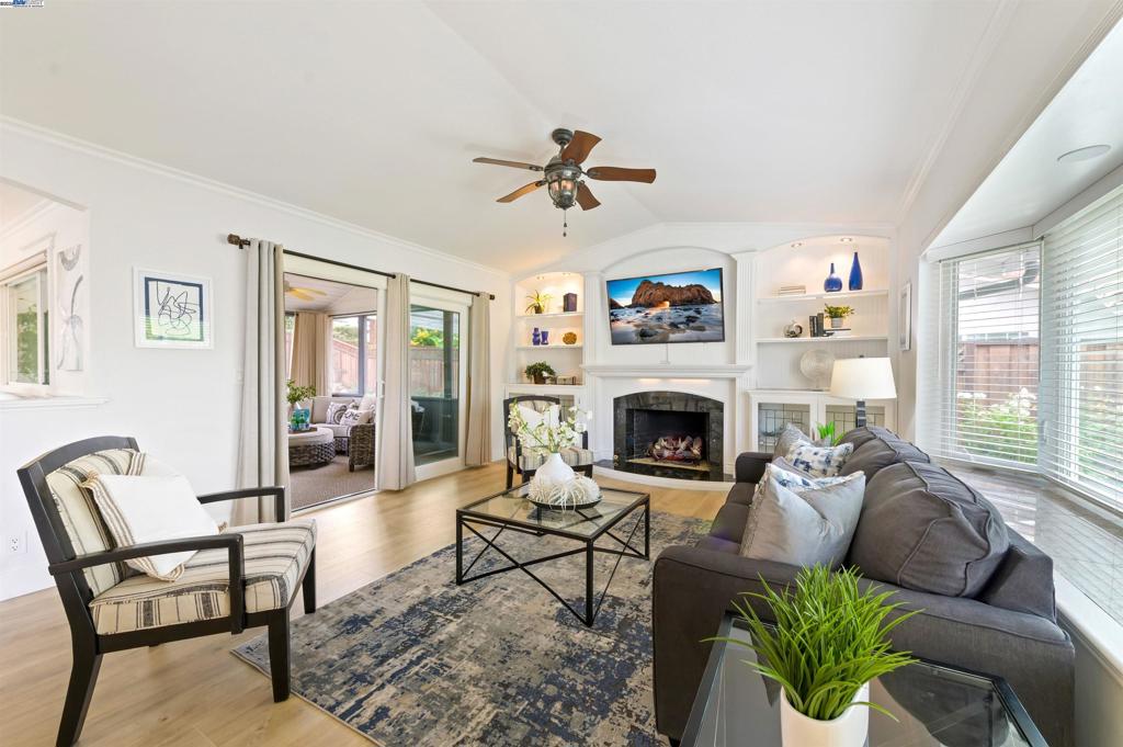 SHADOWBROOK - Residential
