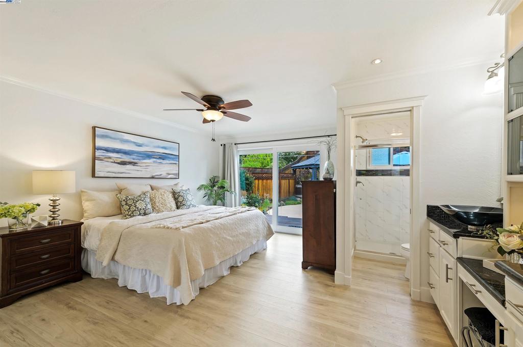 SHADOWBROOK - Residential