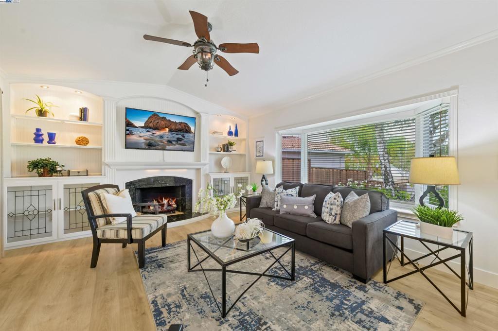 SHADOWBROOK - Residential