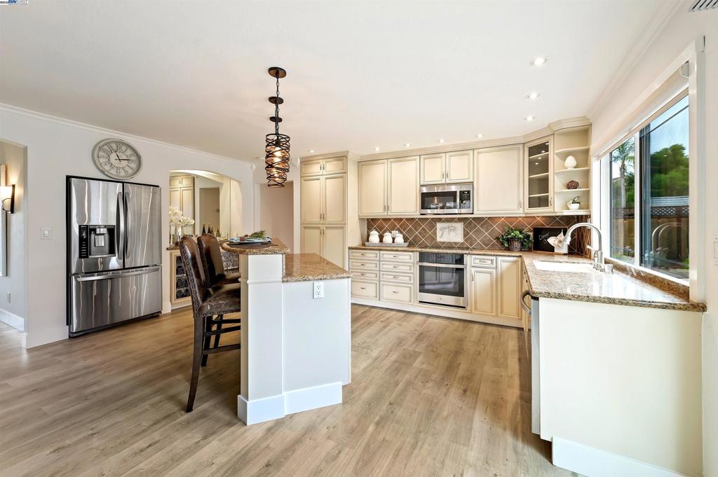 SHADOWBROOK - Residential