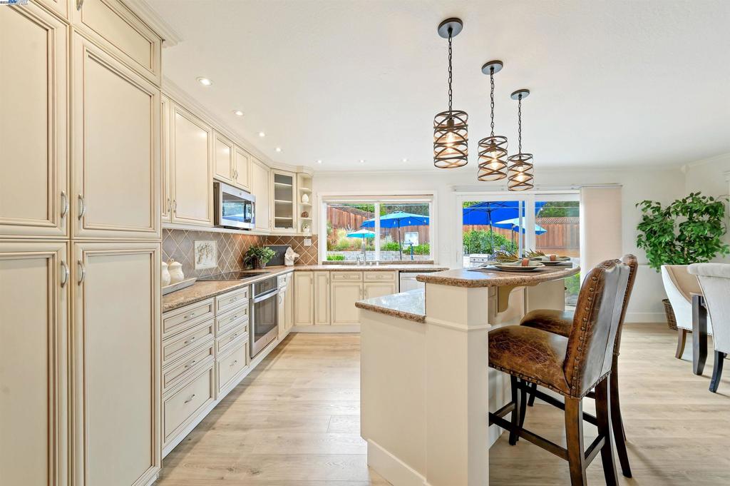 SHADOWBROOK - Residential