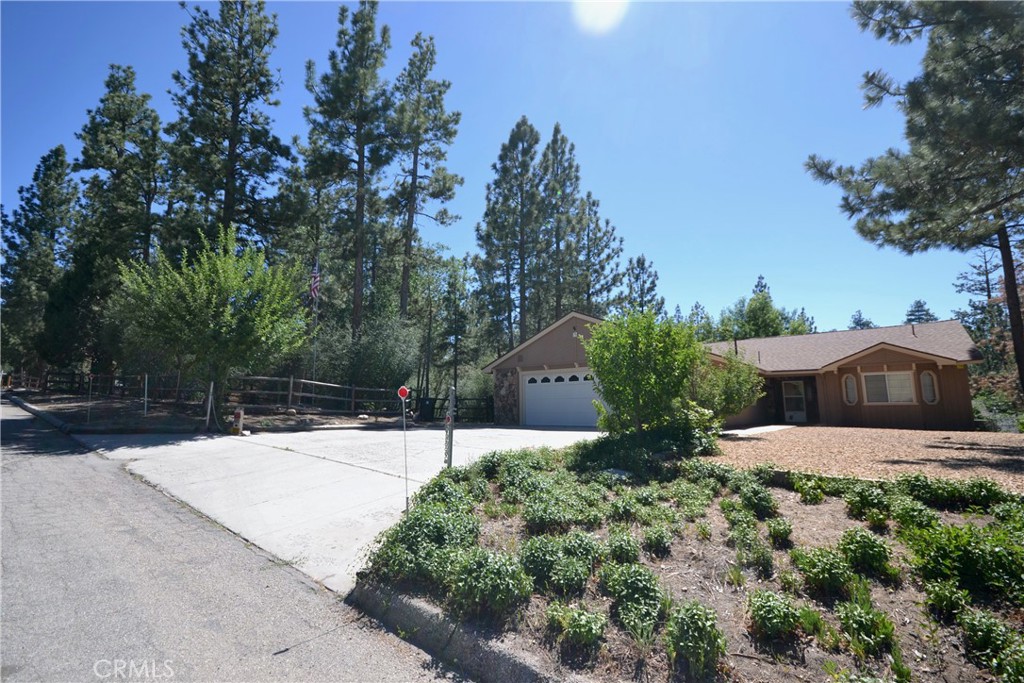 Exceptional Single-Story Home + Extra Lot in Prestigious Fox Farm!
Welcome to your dream mountain retreat in Big Bear's highly sought-after Fox Farm Division! This charming single-story home offers an expansive 4 bedrooms and 4 bathrooms, providing generous space for family living and entertaining.
What sets this property apart? It comes with an additional beautiful lot, offering endless possibilities or simply enjoying extra privacy and space.
Step inside to find a warm and inviting atmosphere, complete with a cozy wood-burning stove perfect for chilly evenings. The fenced yard is ideal for pets, and the convenience of on-site laundry and an attached 2-car garage adds to the ease of mountain living.
Located just 5 minutes from the hospital and minutes from Big Bear's best attractions, you'll enjoy both tranquility and accessibility.
Unique Offering: Private Financing is available with a substantial down payment! Private financing offering competitive market rates comparable to lending institutions. 30 year term. NO POINTS OR LENDER JUNK FEES! This is a rare chance to secure your slice of Big Bear paradise.