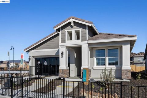 Photo of 1504 1504 Millennium Way Way, Fairfield, CA 94533 (MLS # 41125034)