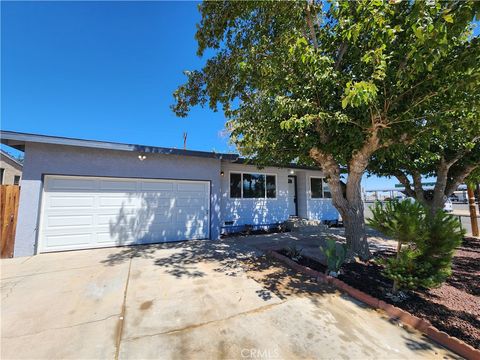 Photo of 1867 E Avenue Q13, Palmdale, CA 93550 (MLS # IV26008617)