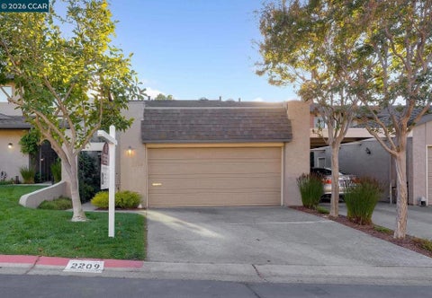 Photo of 2209 Westmoreland Court CT, Walnut Creek, CA 94596 (MLS # 41151106)