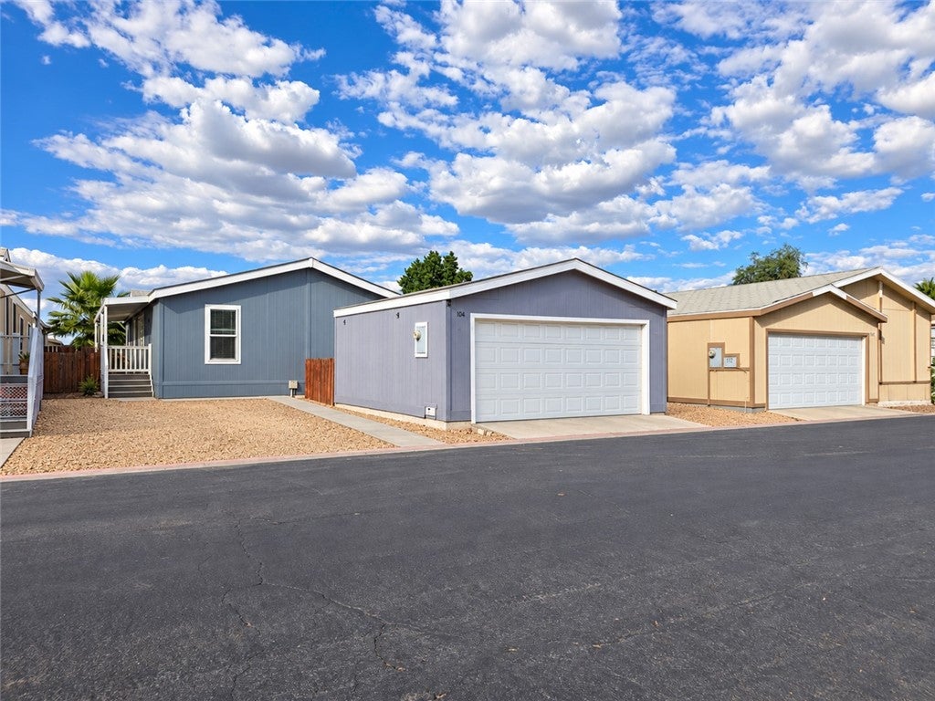 80 E Dawes Street 104