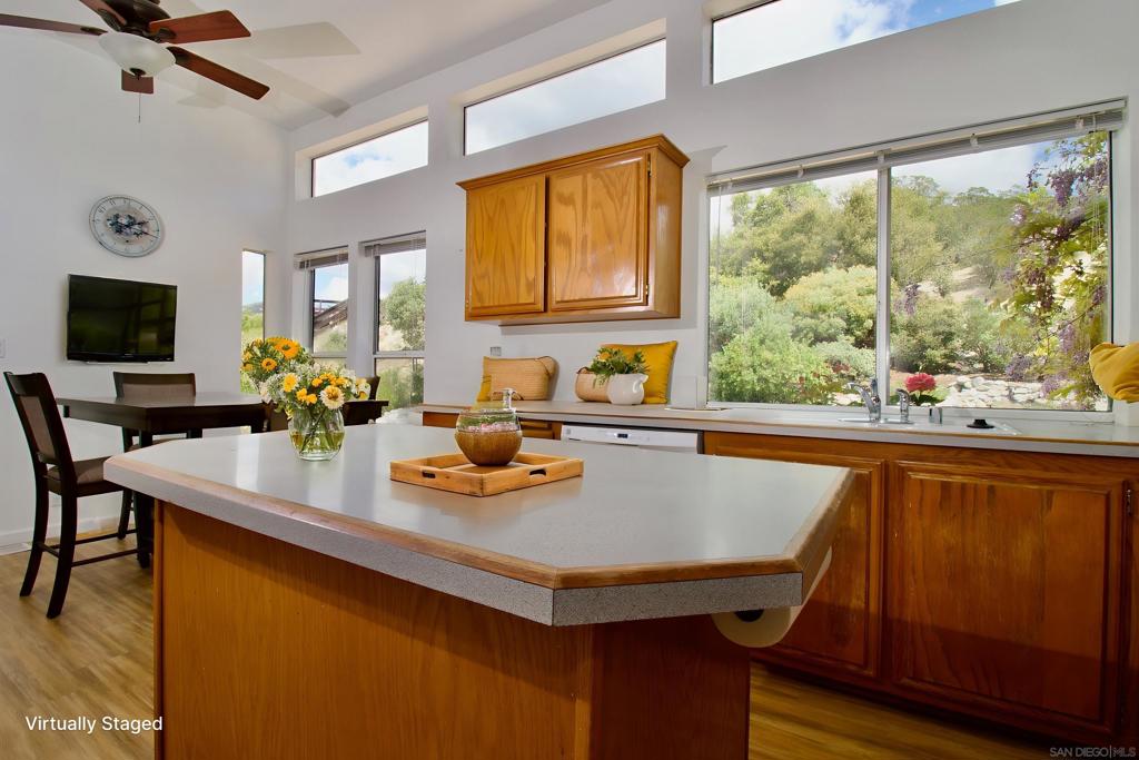 32137 Cerrada del Coyote