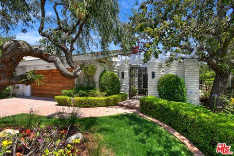 Photo of 1708 Royal Saint George Drive, Westlake Village, CA 91362 (MLS # 26838381)