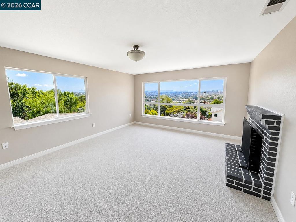 1531 Bayo Vista Ave