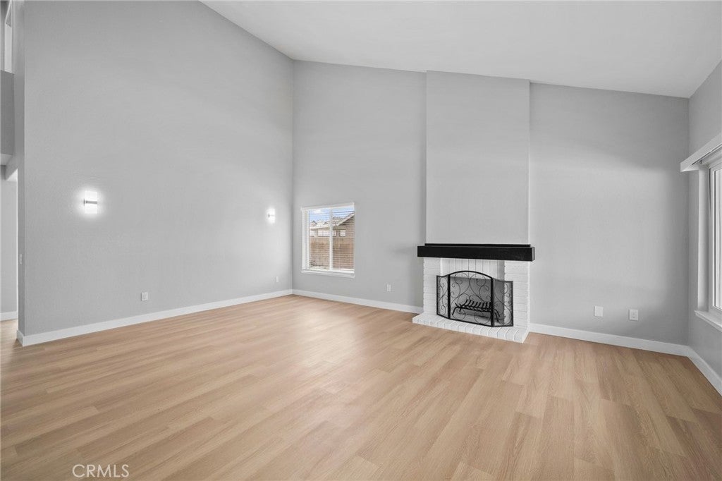 2419 S Woodlark