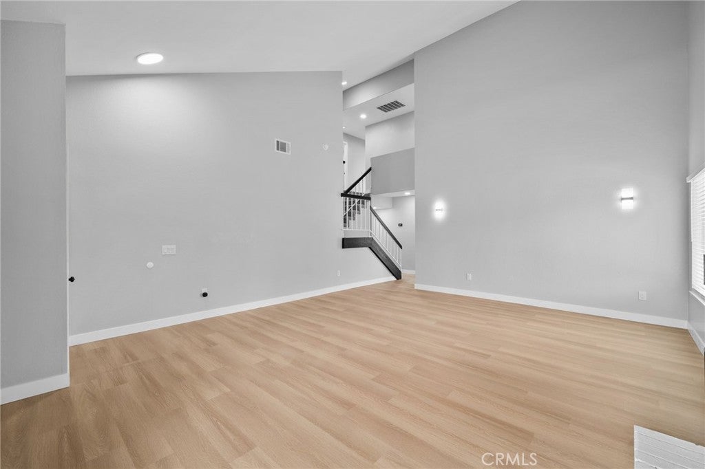 2419 S Woodlark