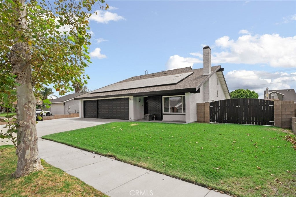 2419 S Woodlark