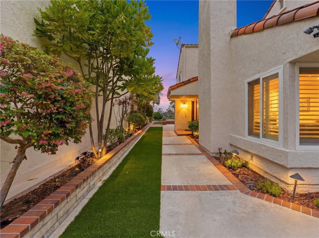 25011 Luna Bonita Drive, Laguna Hills CA 92653 - Photo 6