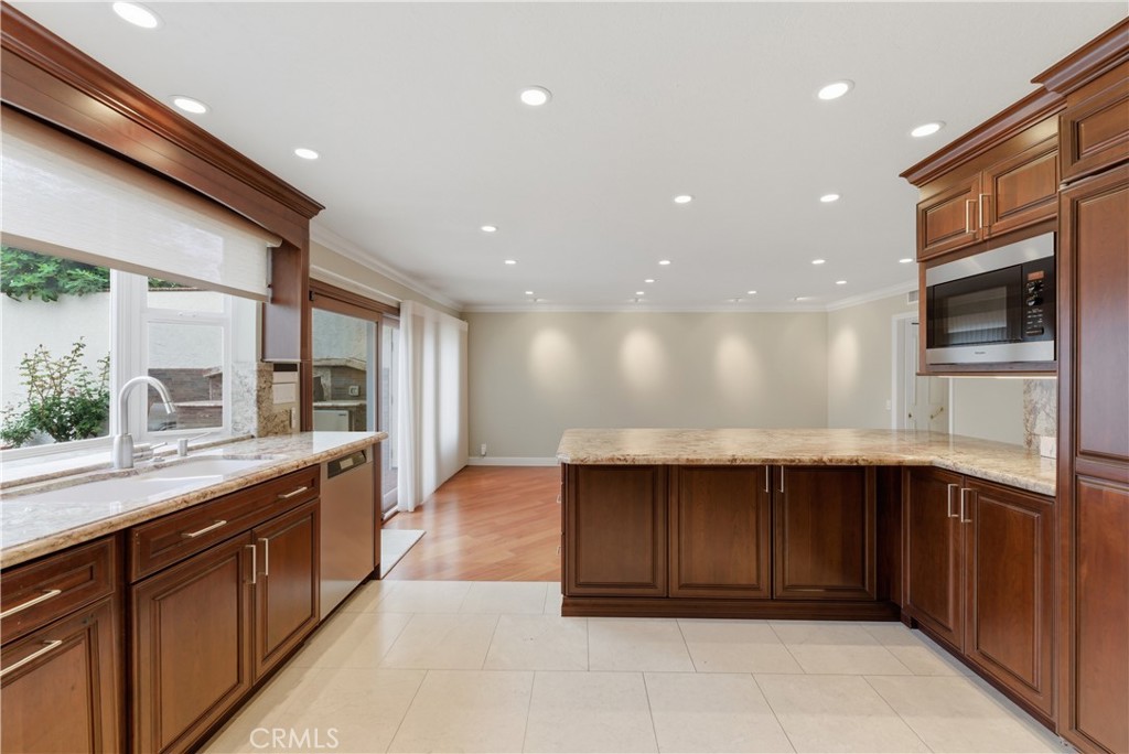 25011 Luna Bonita Drive, Laguna Hills CA 92653 - Photo 19