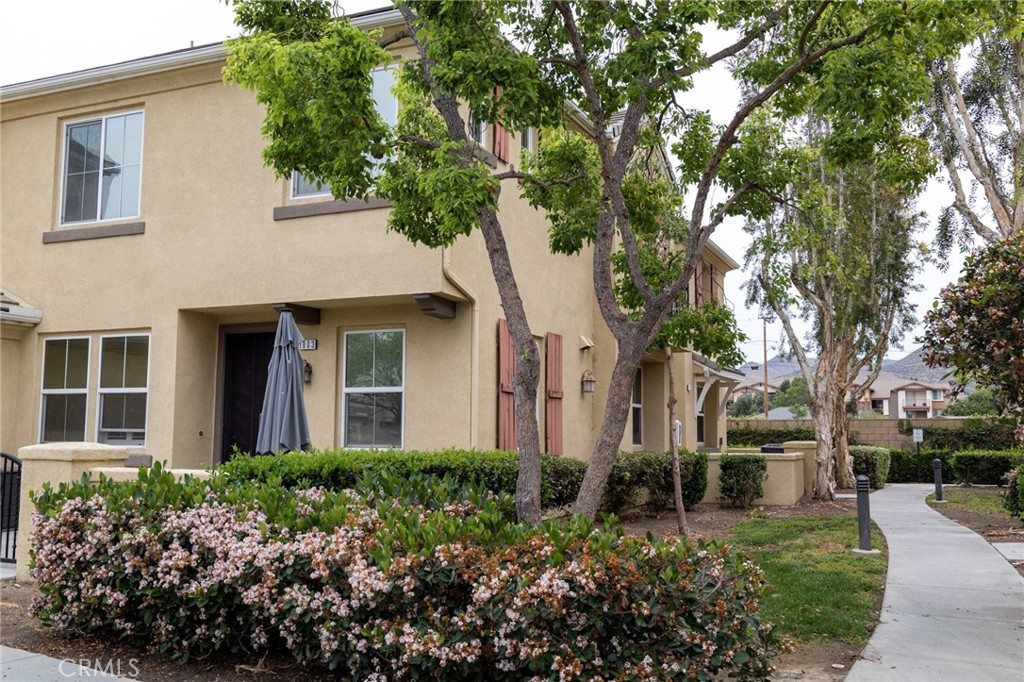 1800 E Lakeshore 1803