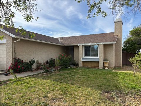 Photo of 3107 E Avenue R5, Palmdale, CA 93550 (MLS # SR26085675)