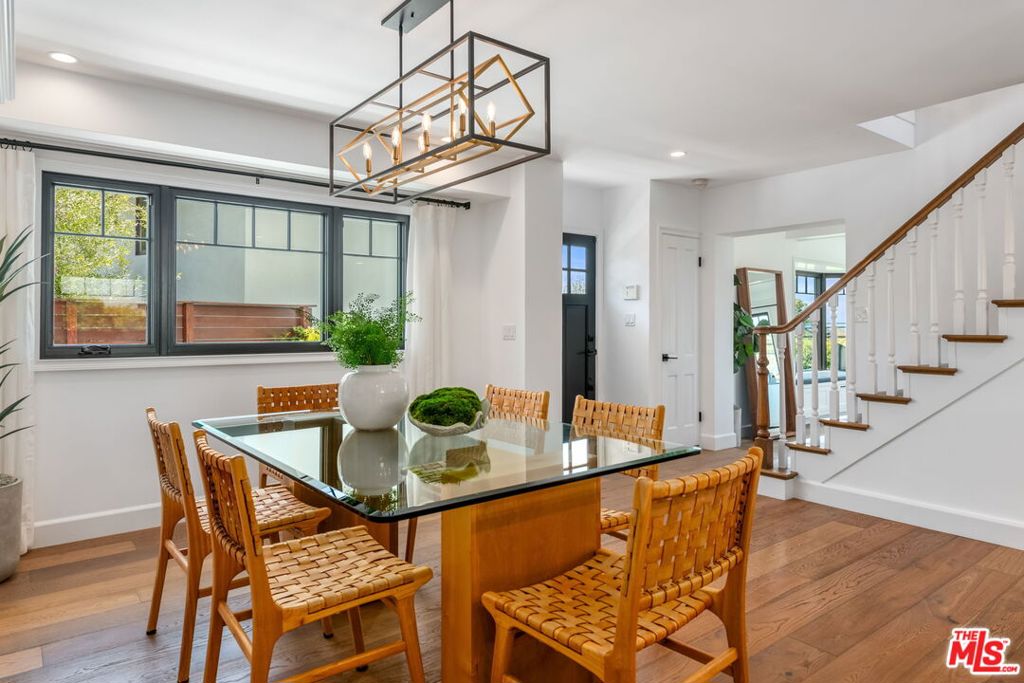279 Amalfi Drive