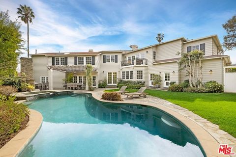 Photo of 12523 S Helena Street, Los Angeles, CA 90049 (MLS # 25527165)