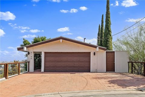 Photo of 5160 Medina Road, Woodland Hills, CA 91364 (MLS # SR25248325)