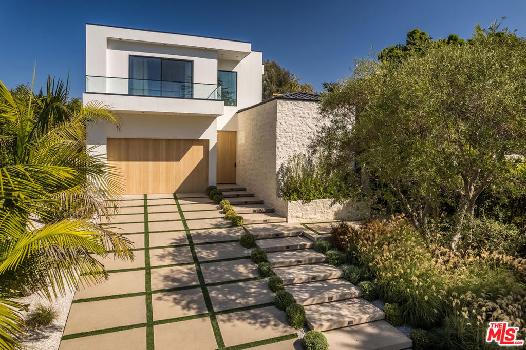 324 S Medio Drive